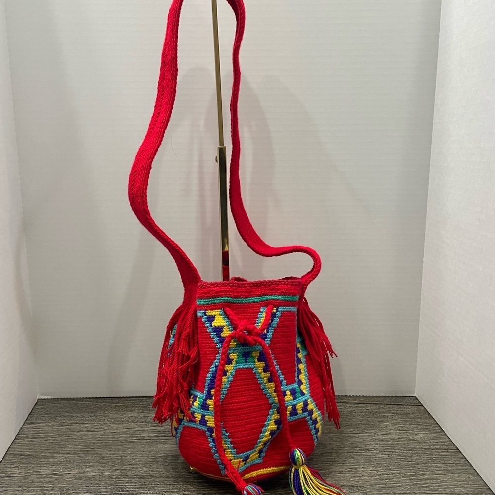 Red Woven Hobo bucket Shoulder Bag. Tassels. Hippie. Pre-owned.